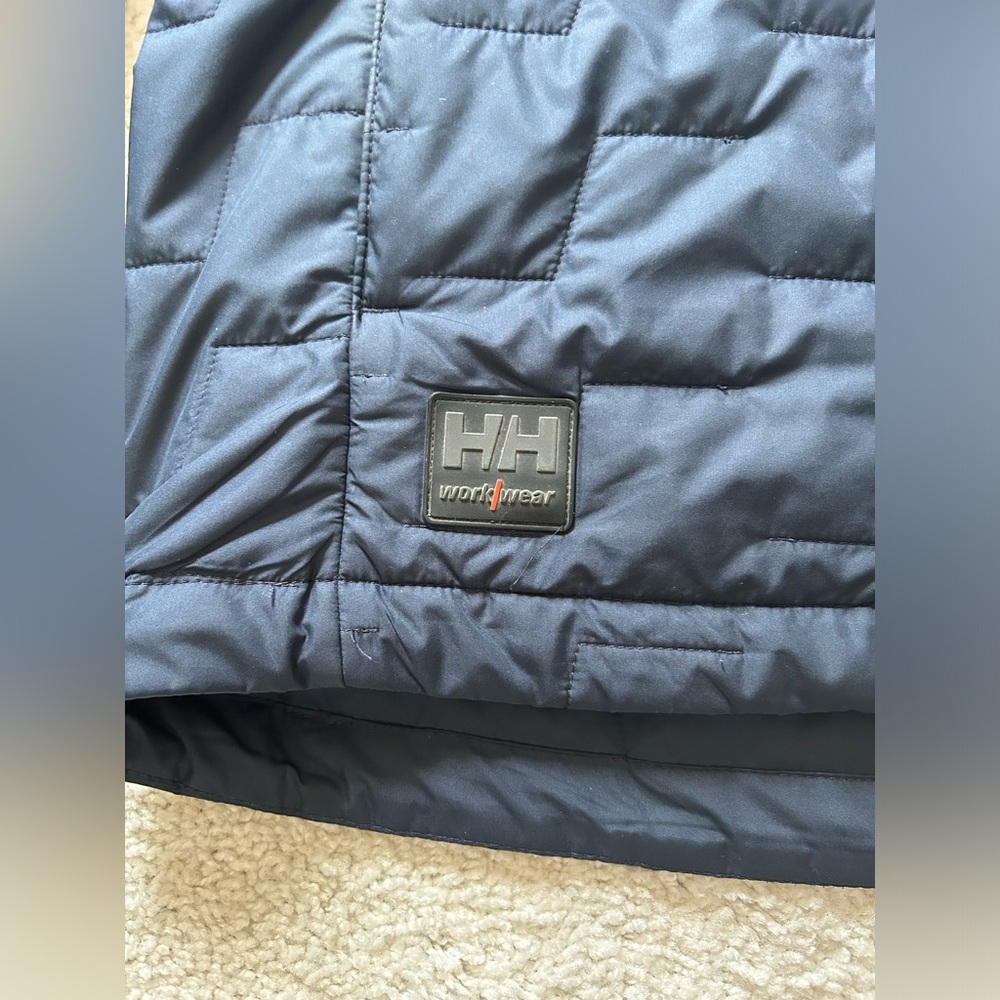 HELLY HANSEN - elegant yet casual, a great look for any occasion - Picture 2 of 12